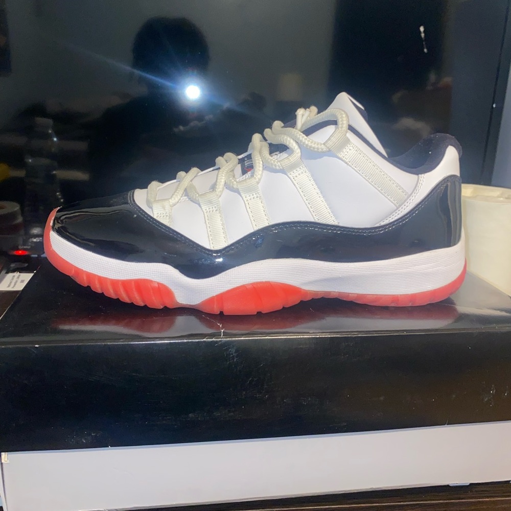 Jordan 11 retro low concord bred